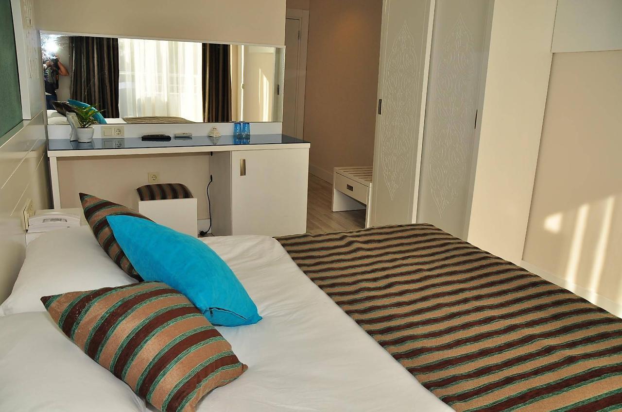 Aura Boutique Hotel Side Luaran gambar